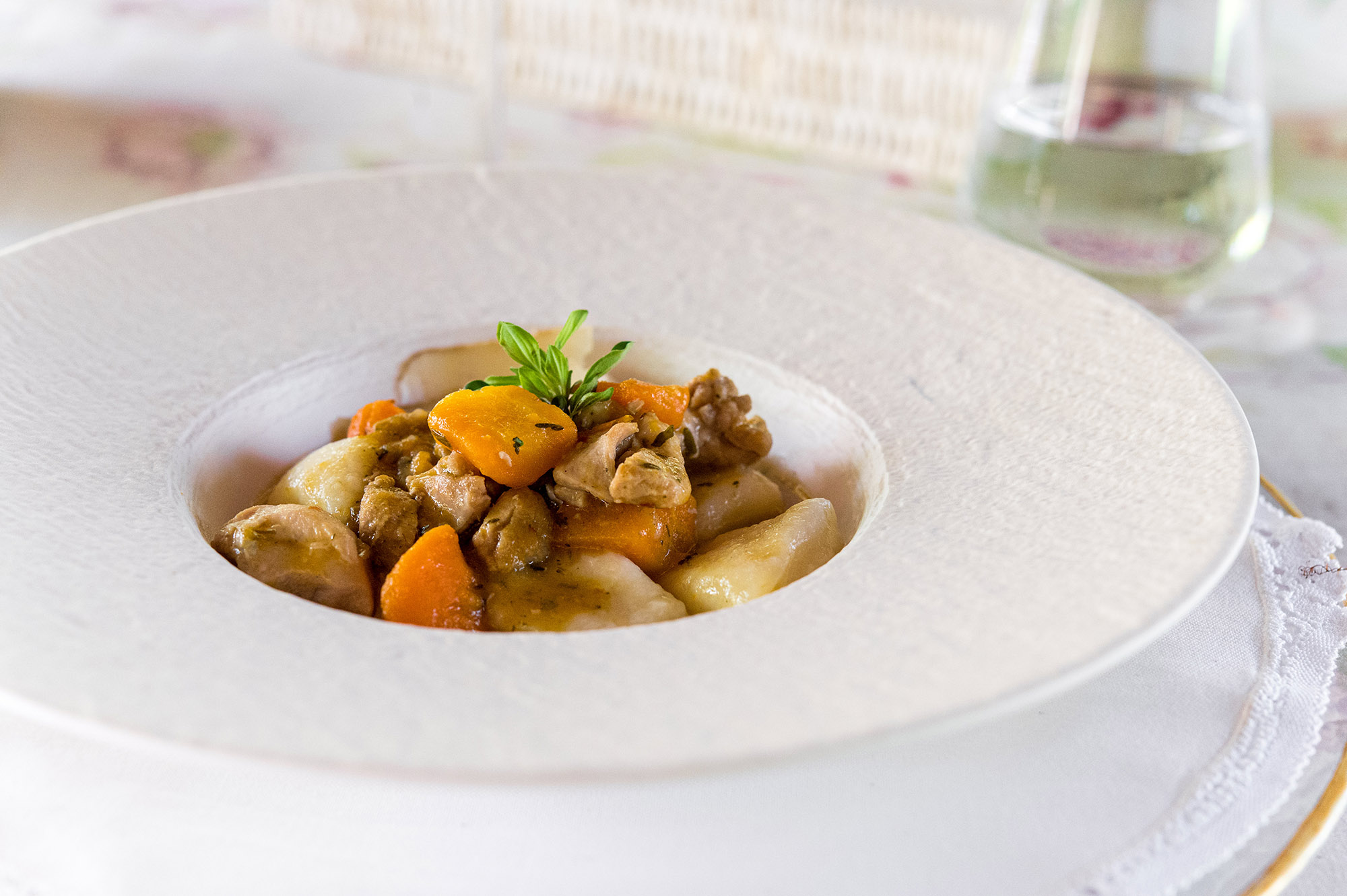A dish at Kendov dvorec
